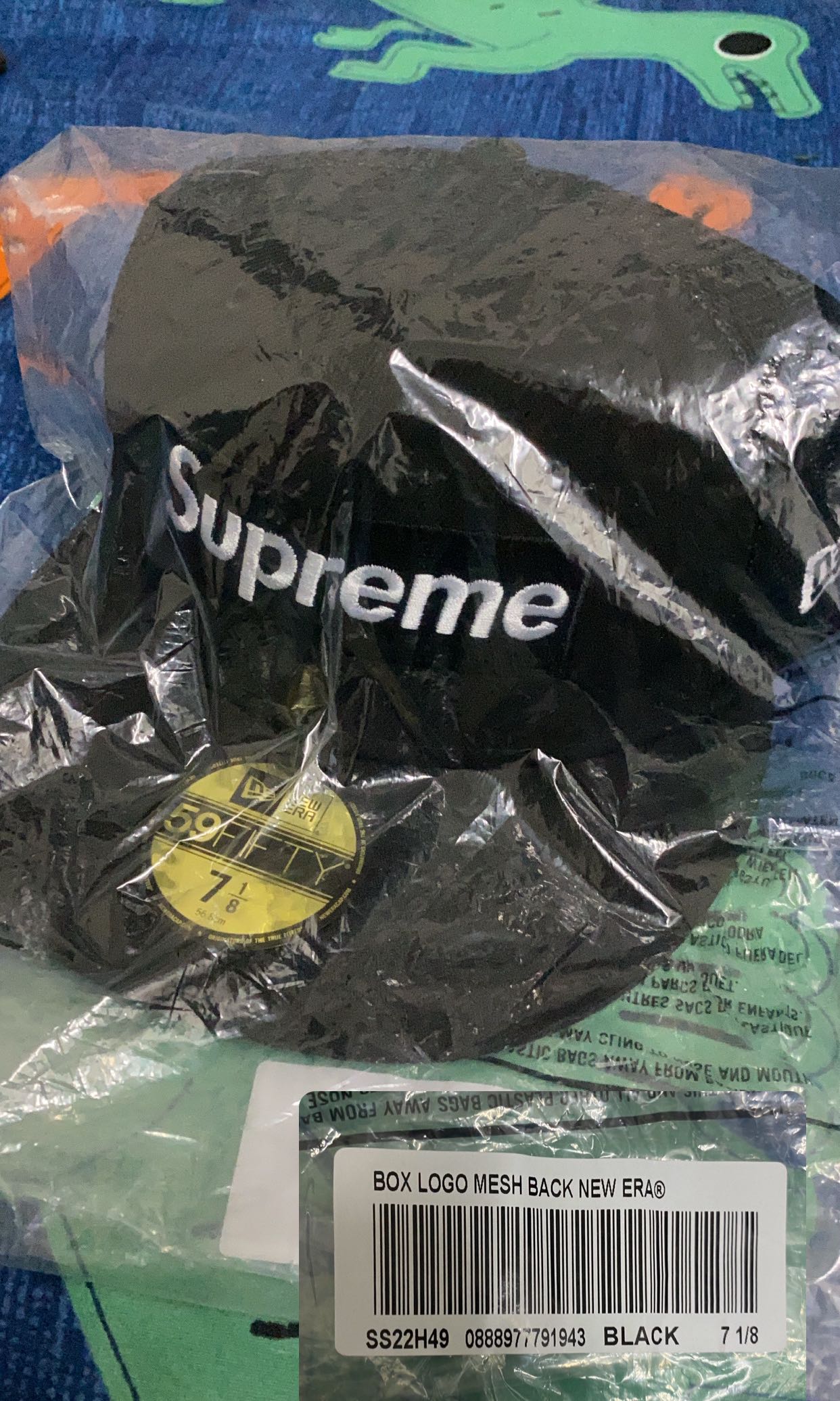 SUPREME BOX LOGO MESH BACK NEW ERA, Men's Fashion, Watches