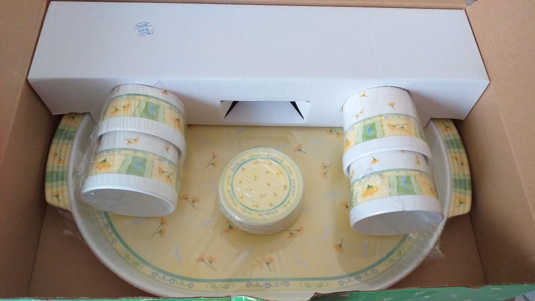 Tupperware Dinner set, Furniture & Home Living, Kitchenware & Tableware