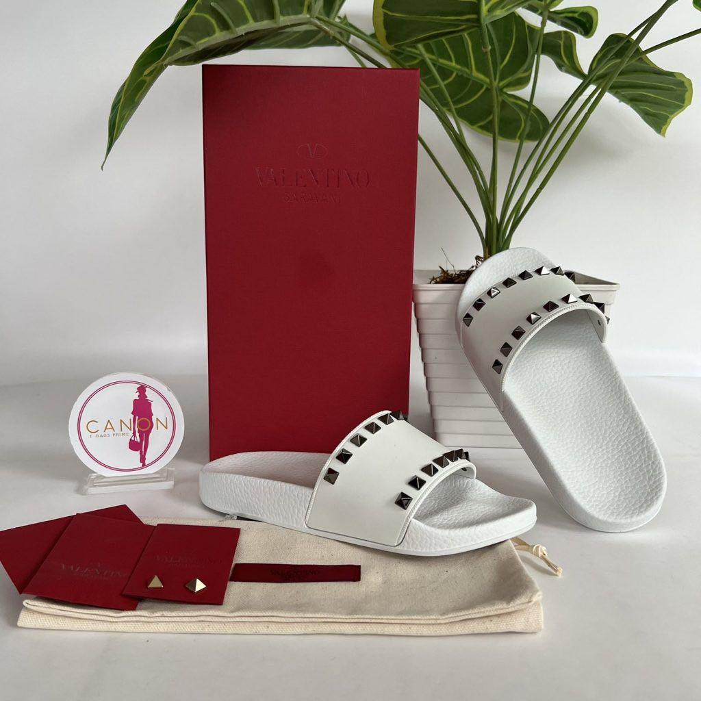 Valentino garavani sales rockstud pool slides