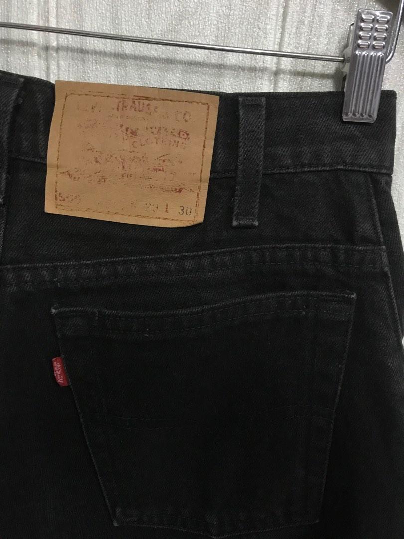 Vintage 90s Levis 560 Loose fit tapered denim, Men's Fashion, Bottoms,  Jeans on Carousell