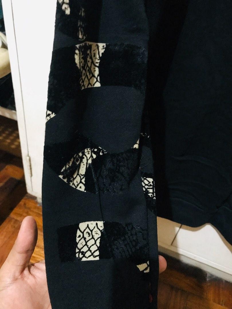 Zara sleeves shirt (Category: Tshirts & Polo Shirts ) located in Quezon City. Submitted by drewab2 (Listing ID 1188681100, Image 3). Description: In very good condition,fits to medium to large though xl on the tag ...looks new...😊it can be unisex!.