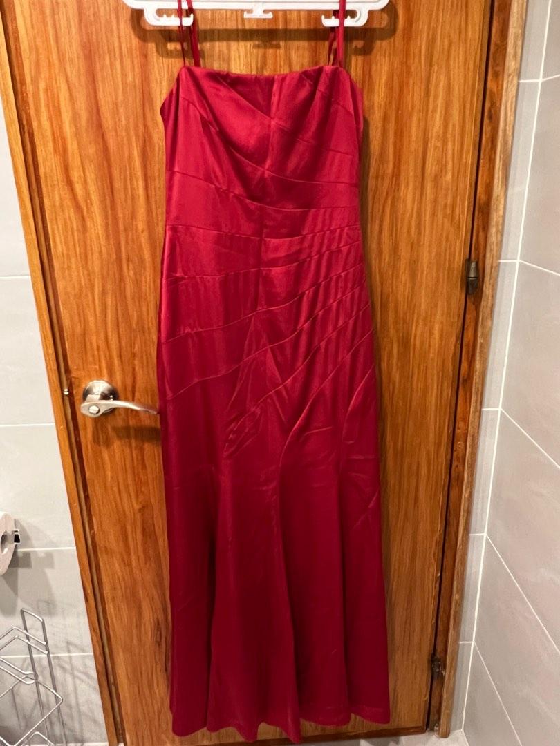 2 pcs BCBG Strapless dress- long - (Category: Evening dresses & gowns) located in Makati City. Submitted by marga109 (Listing ID 1188900024, Image 1). Description: Bridesmaids dresses- BCBG Set of 2 : size 8 and 12 Red, strapless long gown .