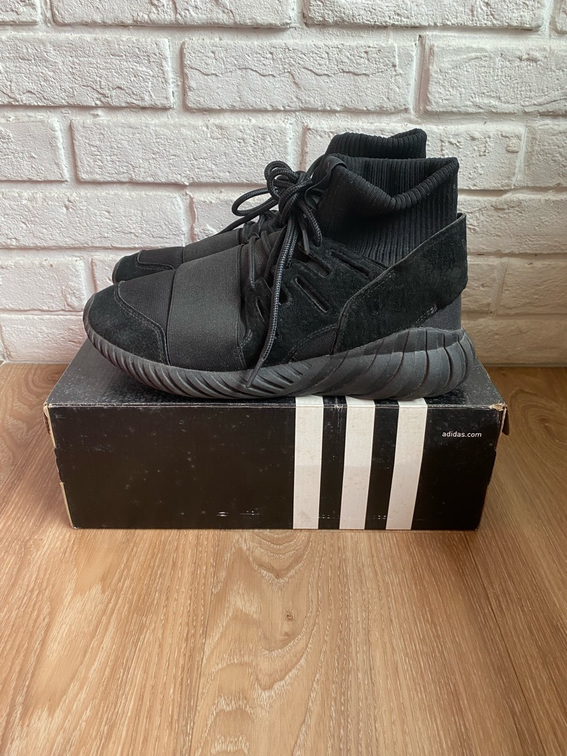 adidas tubular doom triple black