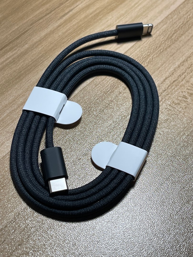 Apple Braided Lightning to USBC cable (RARE), Mobile Phones & Gadgets
