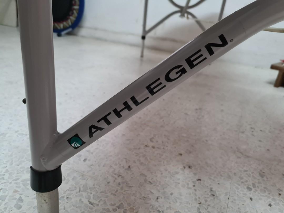 Athlegen Massage Table (AUS), Health & Nutrition, Massage Devices on