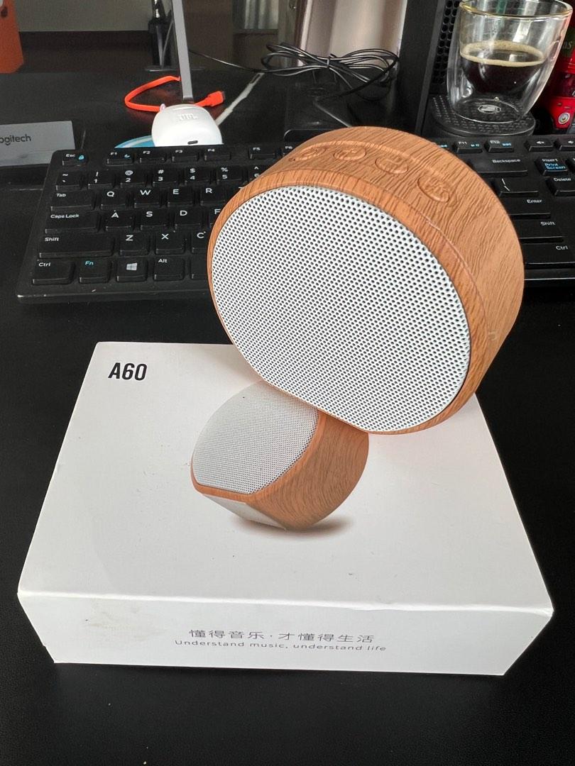 Bluetooth Speaker (Category: Portable Audio Accessories) located in Singapore. Submitted by gdman (Listing ID 1188861321, Image 1). Description: .
