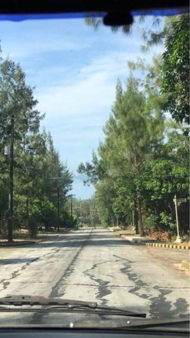 Club Morocco Residential Lot (Category: Lot) located in Taguig. Submitted by janeseven (Listing ID 237396809, Image 1). Description: 200 sqm Located at a prime phase 6 blocks away from clubhouse Near village entrance Clean title Perpetual clubhouse membership included 30 mins to Subic International Airport .