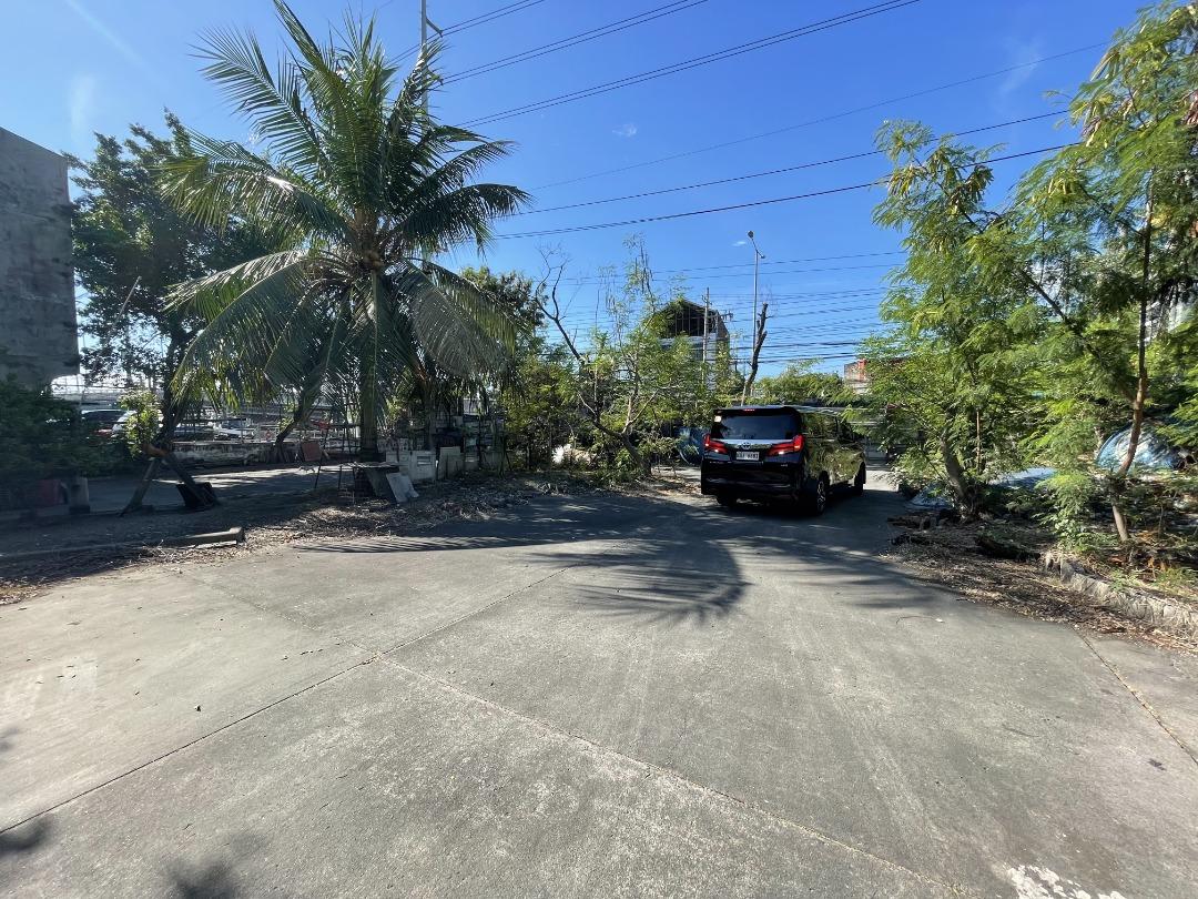 commercial building in Dr. Arcadio Santos Avenue, Barangay San Antonio
