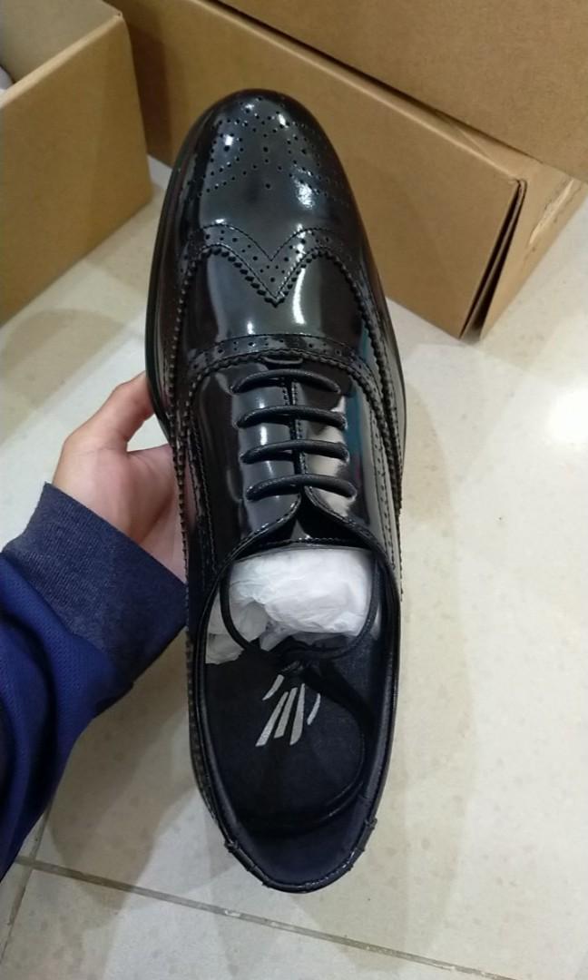 Era clearance johnson shoes