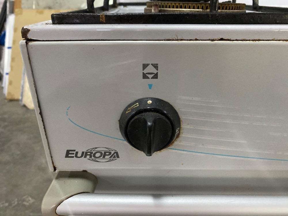 EUROPA Kitchen Stove with BuiltIn Oven / Dapur EUROPA dengan Ketuhar