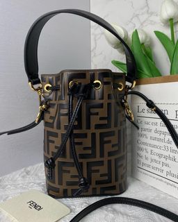 (Category: ) located in . Submitted by i1bag (Listing ID 1188810009, Image 1). Description: .