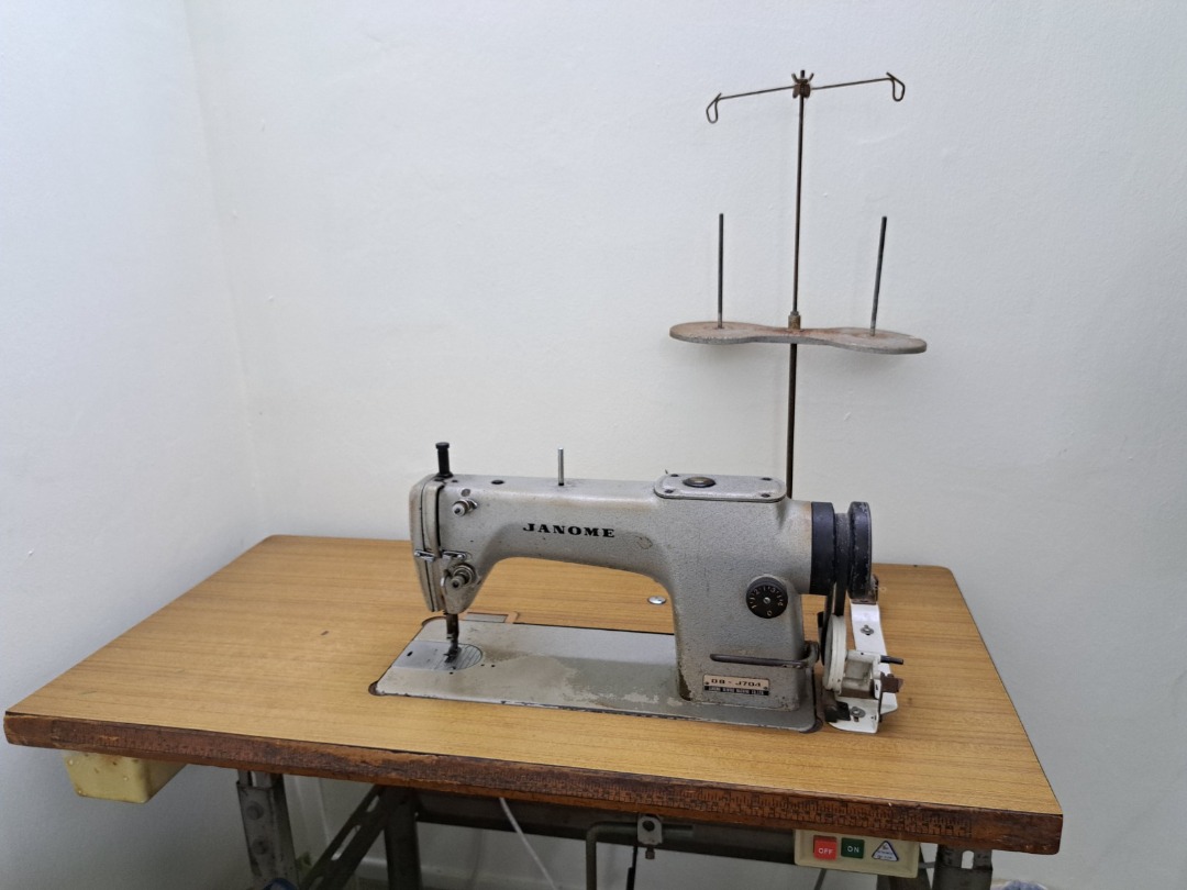 Janome Industrial sewing machine lockstitch DBJ704, TV & Home