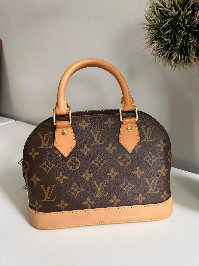 Louis Vuitton Alma BB brand new from 2019 comes with box, receipt, lock,  key. As well as the original crossbody strap !! $1100