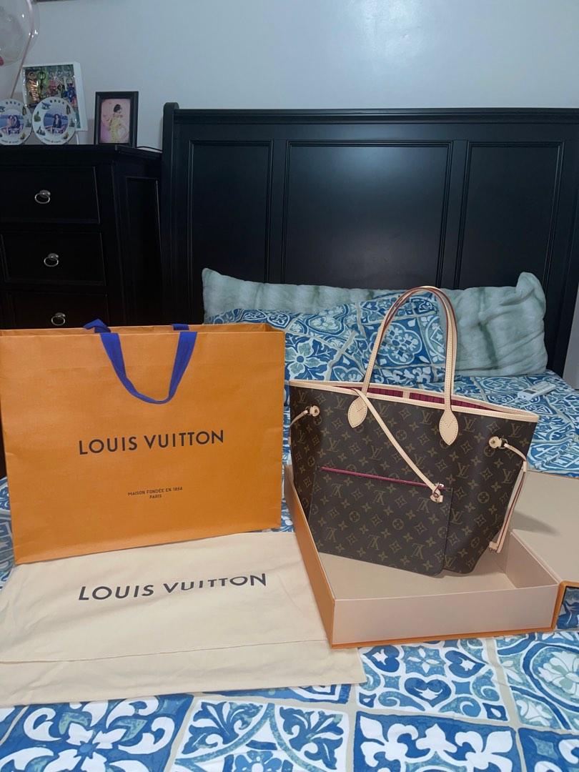Louis Vuitton LV Neverfull MM Peony Pink (Category: Luxury Bags & Wallets) located in Muntinlupa City. Submitted by kcferre (Listing ID 1188950189, Image 2). Description: Louis Vuitton LV Neverfull MM Peony Pink Used twice only Bought from Europe Complete inclusion With Pouch With Box, paper bag, dust bag Limited color Classic Bag of Louis Vuitton 85k pesos - bag only no pouch wallet 98k - bag with pouch wallet included #louisvuitton #lvneverfull