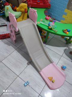 mainan perosotan anak