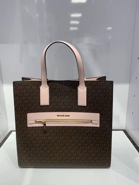 Michael Kors MK Kenly large tote (Category: Luxury Bags & Wallets) located in Paranaque City. Submitted by fiz_collections (Listing ID 1188928240, Image 3). Description: .