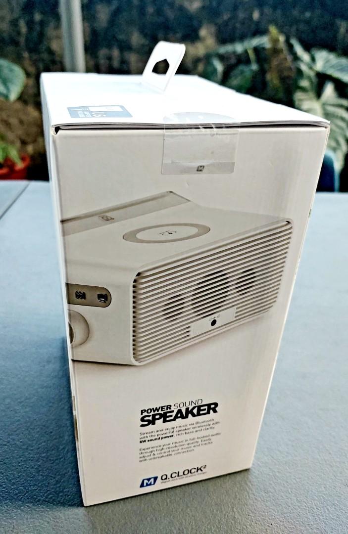 MOMAX Q.Clock 2 Wireless Charging Electronic Alarm Clock QC2 (brand new