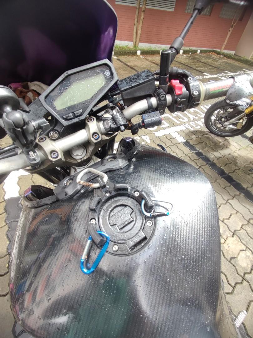 Fz 09 cheap fuel tank