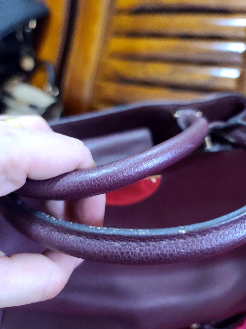 nina ricci two way bag (Category: Cross-body Bags) located in Batangas. Submitted by nlmdbagelyas (Listing ID 1188848125, Image 3). Description: no major flaws minor signs of used only.