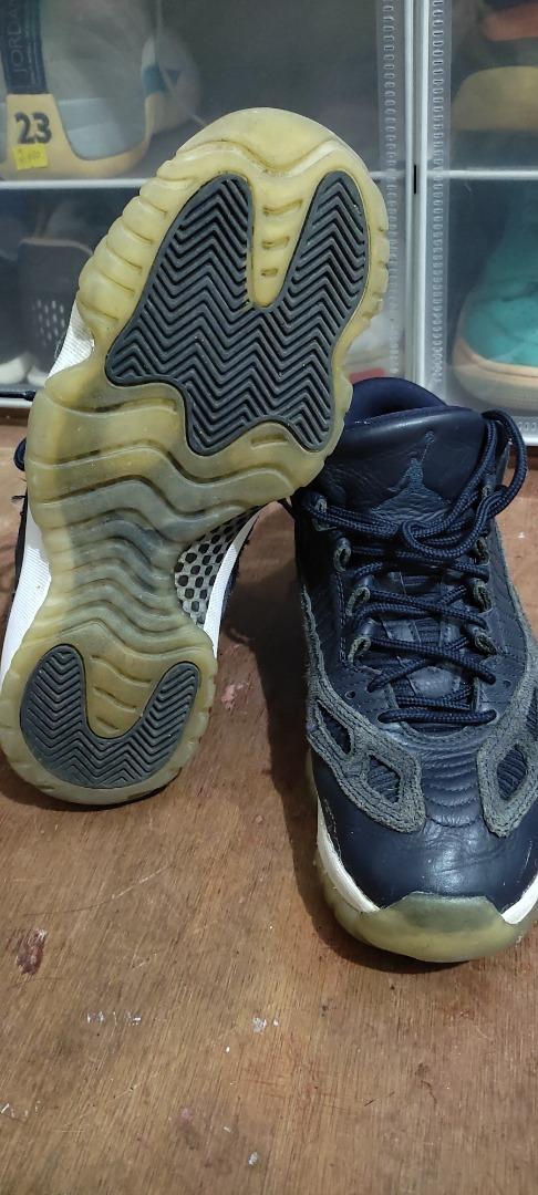 Pre owned orig Jordan 11 retro low I.E size 7.5 US. 25.5 cm