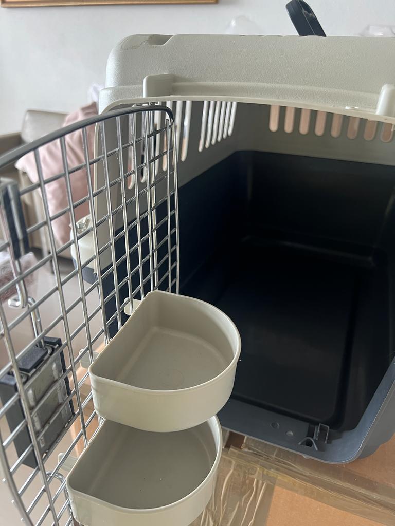 SportPet Designs Plastic Kennels Plastic Wire Door Travel Dog Crate