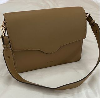 (Kategori: ) berada di . Dikirim oleh deiclutter (ID iklan 1188849896, Gambar 1). Deskripsi: .
