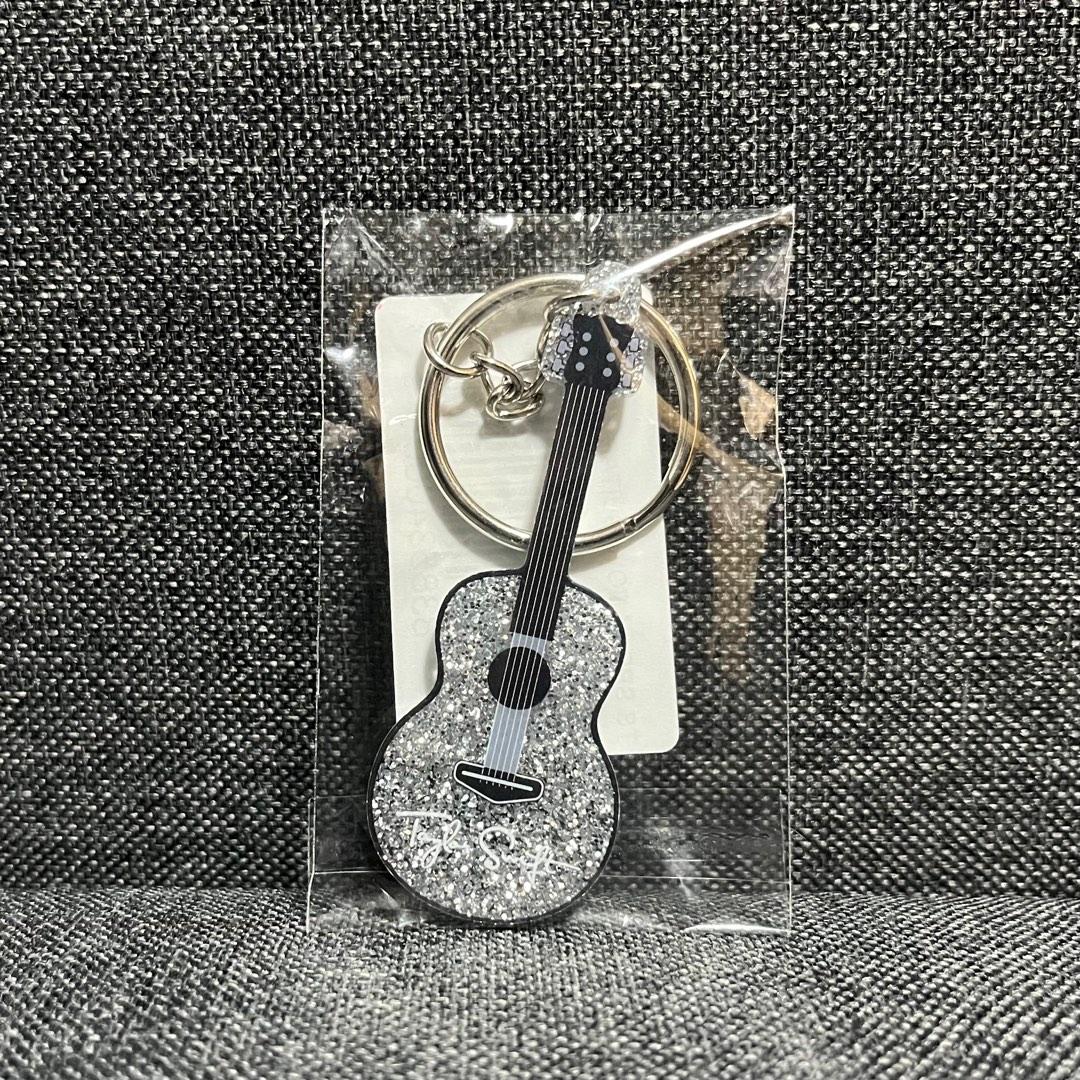 taylor swifts silver guitar