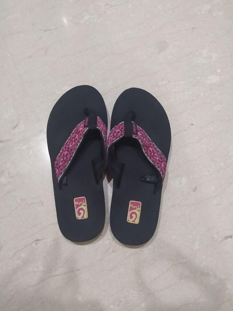 Teva slippers kind sale