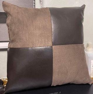 Velvet Fabric & Leatherette Throw Pillows - 6pcs set (brown)

Size: 14 x 14 in.