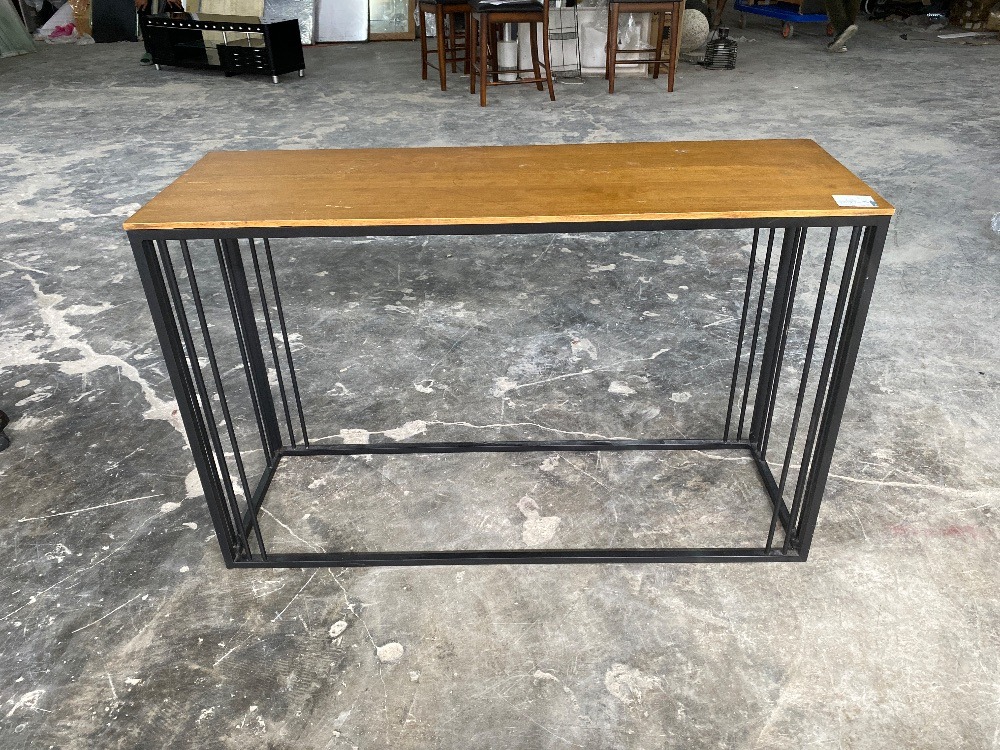 Wooden Console Table with Metal Leg / Meja Konsol Kayu dengan Kaki ...