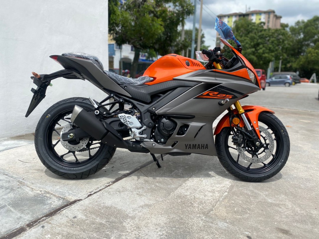Yamaha R25 ABS New Colour Motorbikes on Carousell