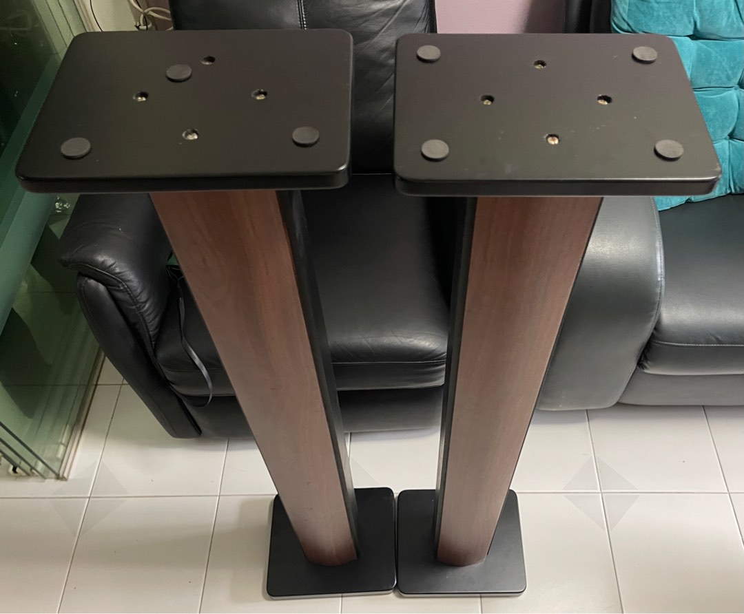 4 feet Speaker stands ( wooden), Audio, Other Audio Equipment on Carousell