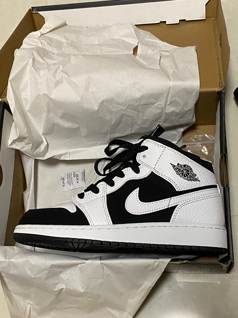 aj1 mid tuxedo