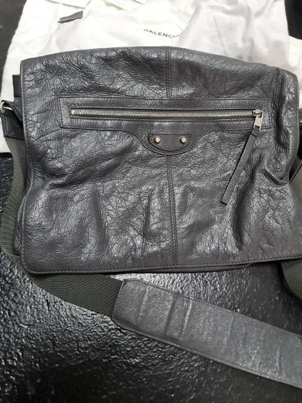 Balenciaga arena bag discount