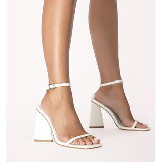 Billini SZ 7/38 white block triangular heels bnib shoes