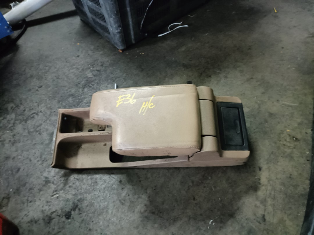 Bmw E36 Arm Rest Left PNP E30 Original, Auto Accessories on Carousell