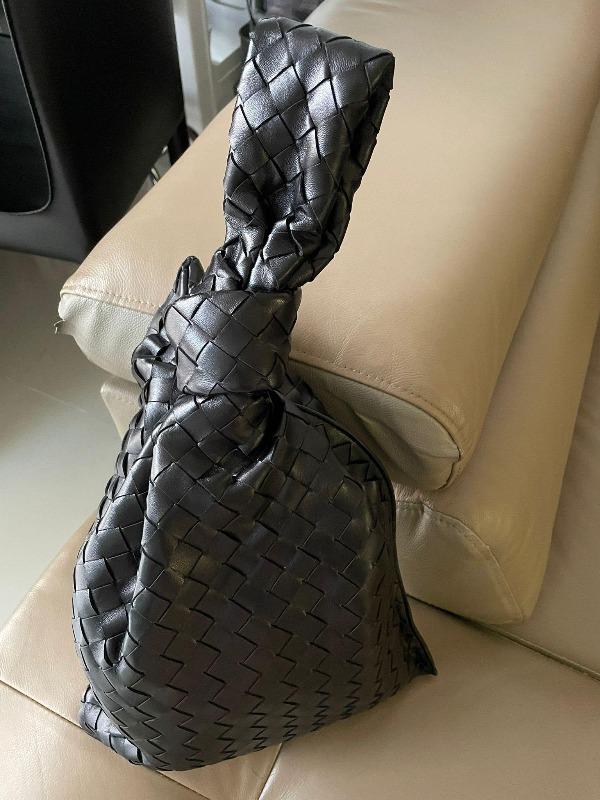 Bottega veneta hotsell bv twist bag