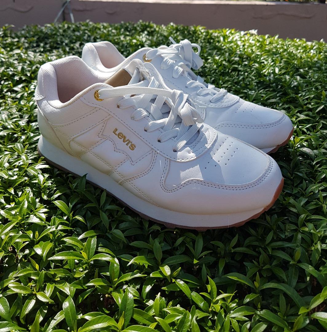 Brand New Levi's Comfort White Shoes for Women, Women's Fashion, Footwear,  Sneakers on Carousell