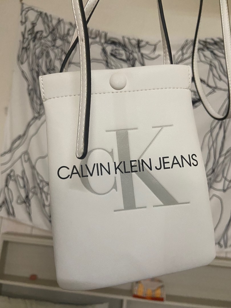 Calvin klein best sale jeans white bag