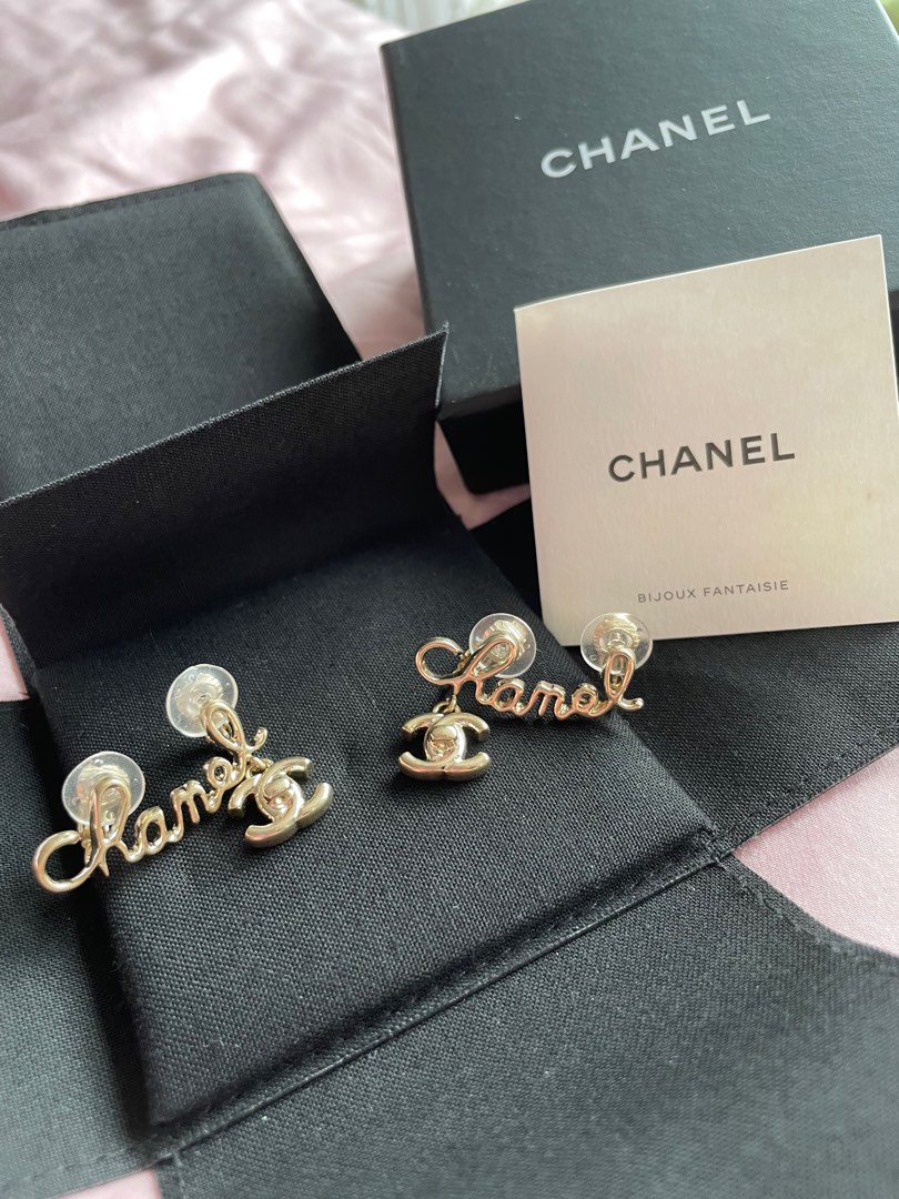 Chanel 21p hot sale earrings