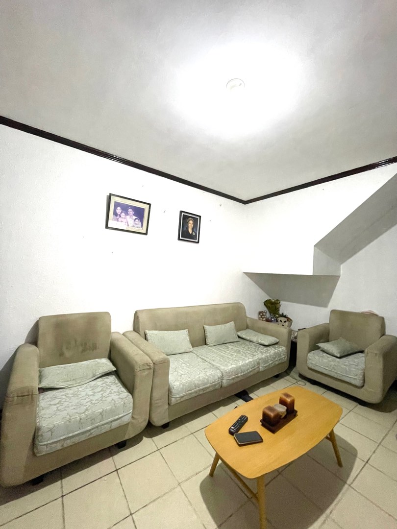 Complete Sofa Set, Furniture & Home Living, Furniture, Sofas on Carousell