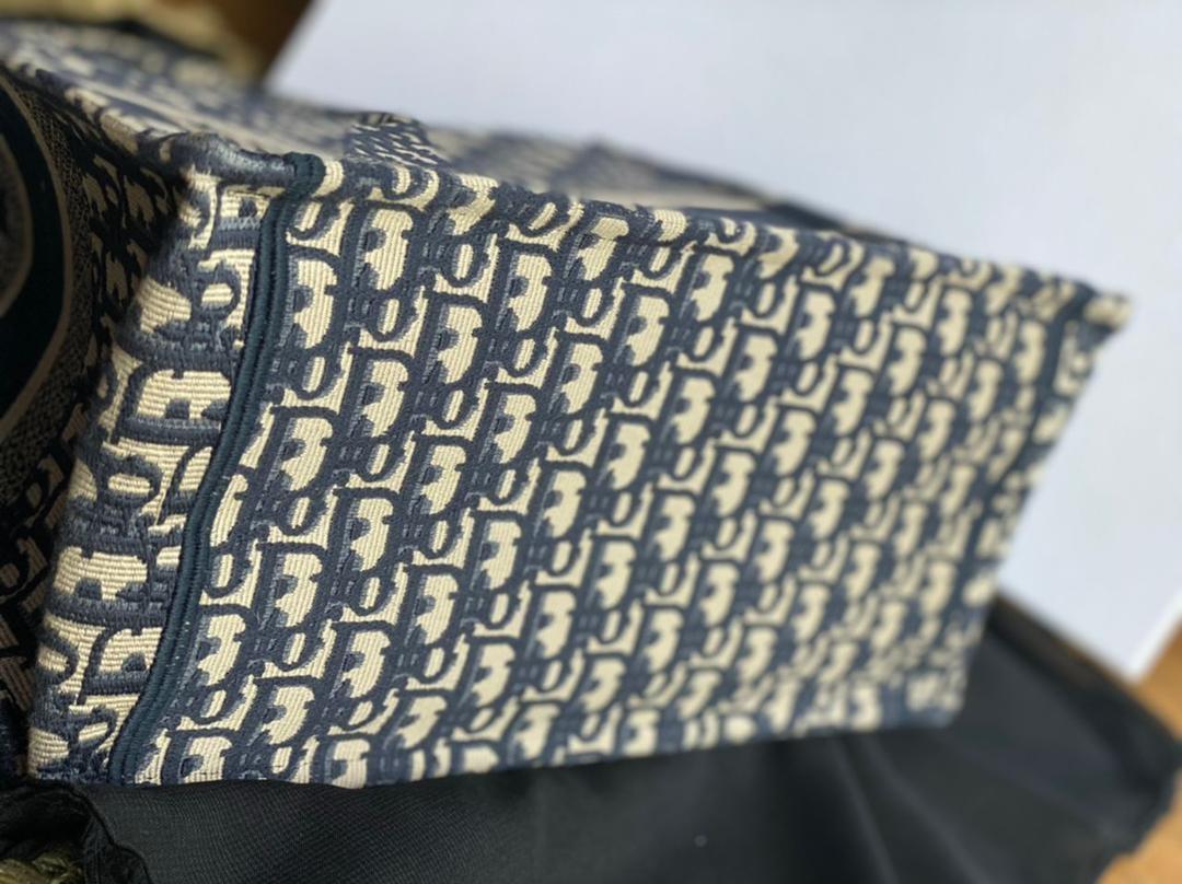 Wallet Luxury Designer By Dior, Size: Small main image 1