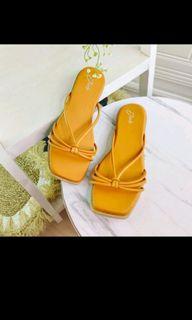 Flat shoes kuning