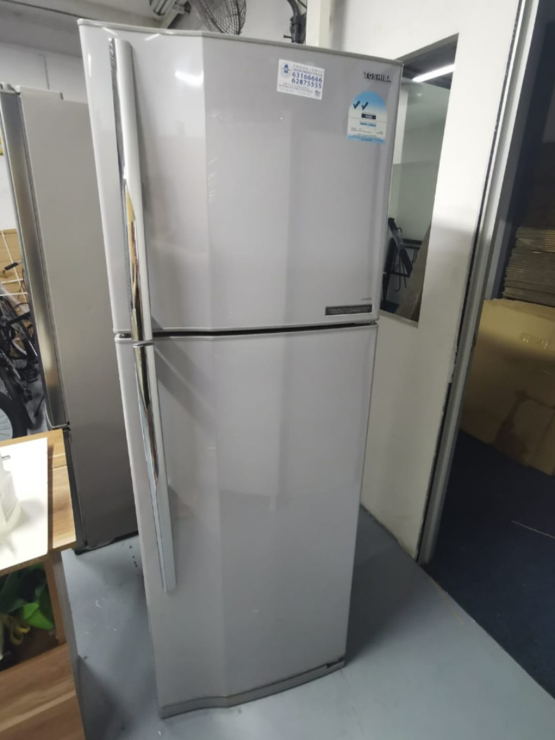 Free delivery Toshiba fridge, TV & Home Appliances, Kitchen Appliances