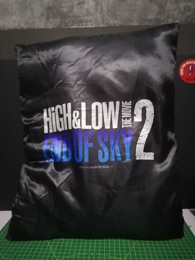High and low pillow, Hobbies & Toys, Collectibles & Memorabilia, Fan
