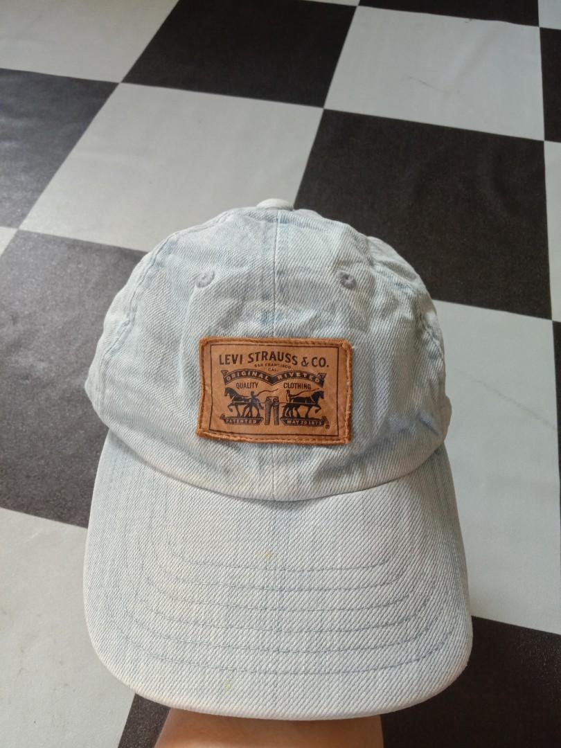 Levis cap 6 panel (Category: Cap & Hats) located in Pasir Mas. Submitted by farisbijok (Listing ID 1189060821, Image 1). Description: cond 8.5/10(item bundle) kain jean logo leather di depan rm80 shj.