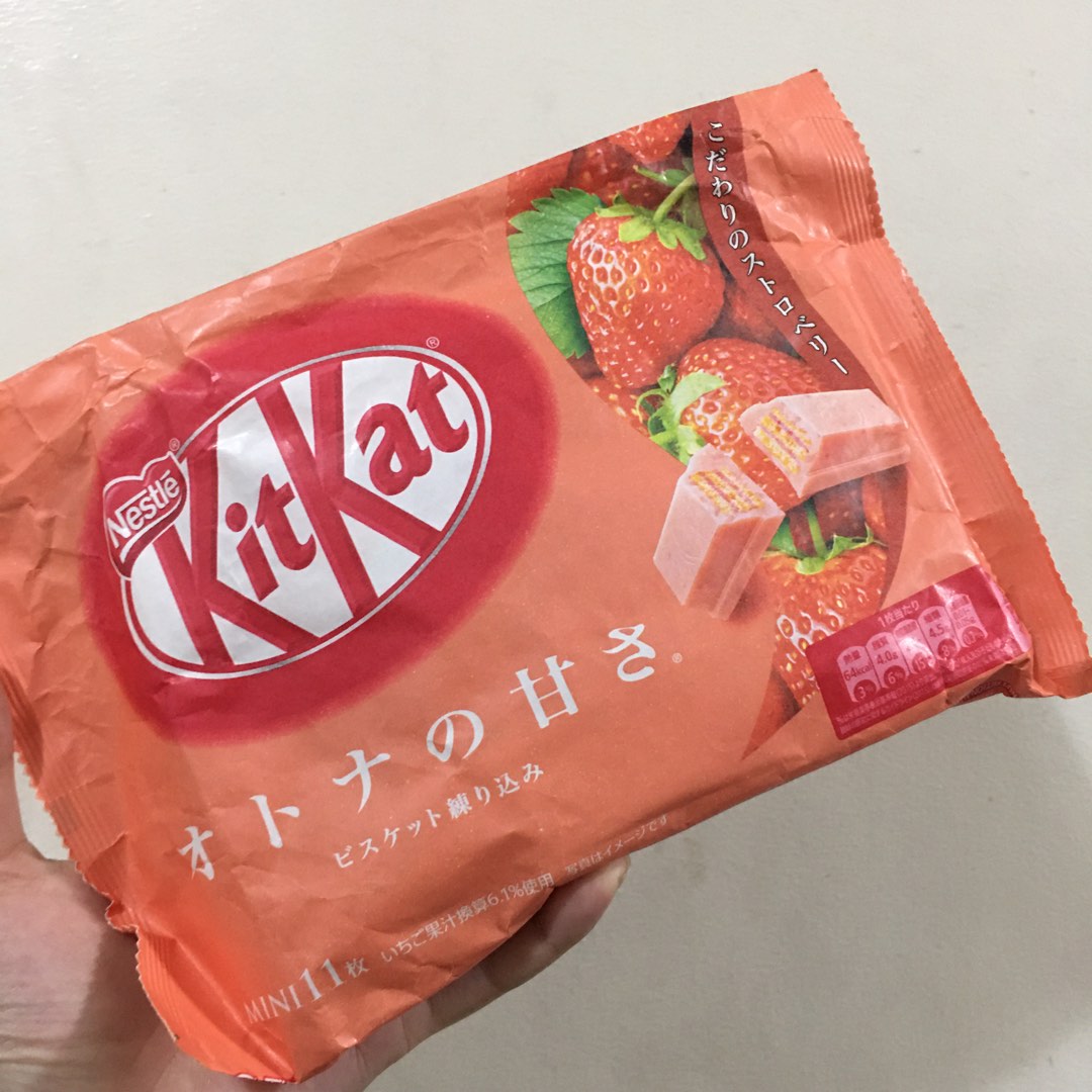 Nestle Kitkat strawberry, Food & Drinks, Other Food & Drinks on Carousell