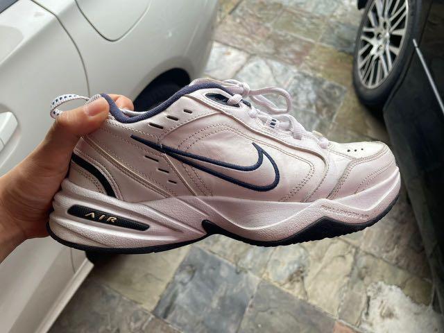 Nike hotsell monarch original