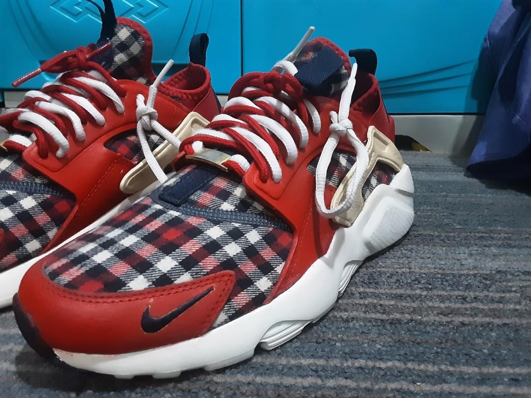 Nike Huarache Size 9 fits 8.5 8 US Men s Fashion Footwear