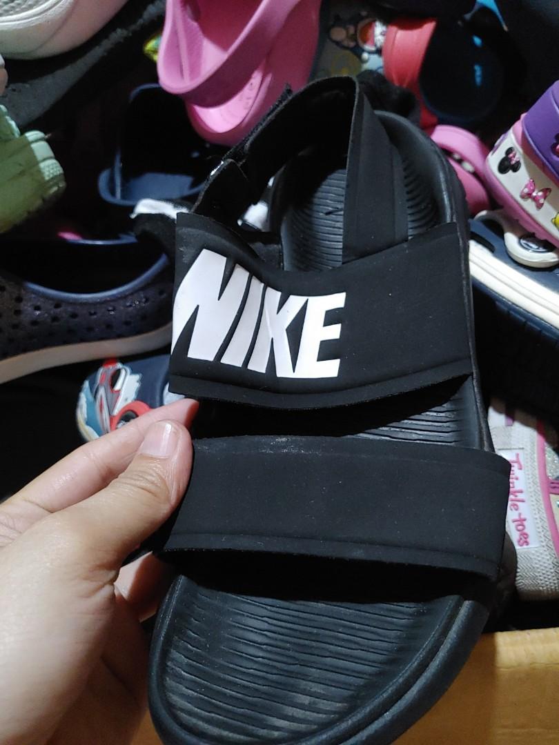 Nike tanjun deals sandals nike